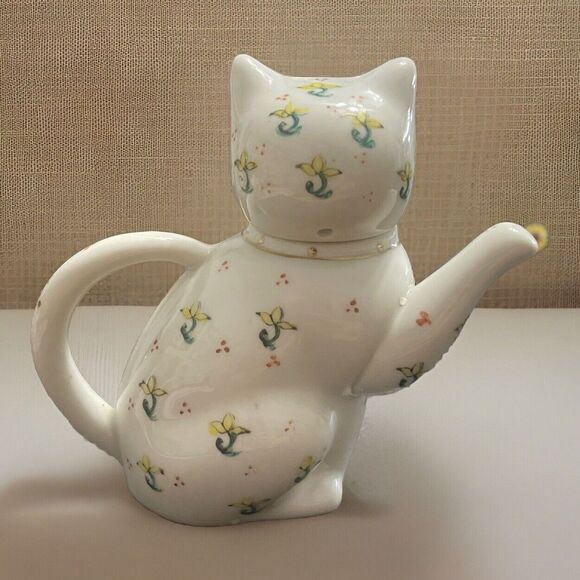Vintage ✨Kitty Lucky Cat Porcelain White Floral Hand Painted Creamer/Tea Pot - Picture 2 of 6